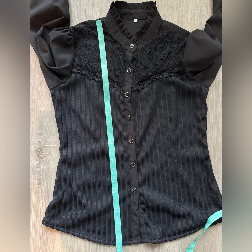 Black Victorian style shirt - Picture 5 of 7